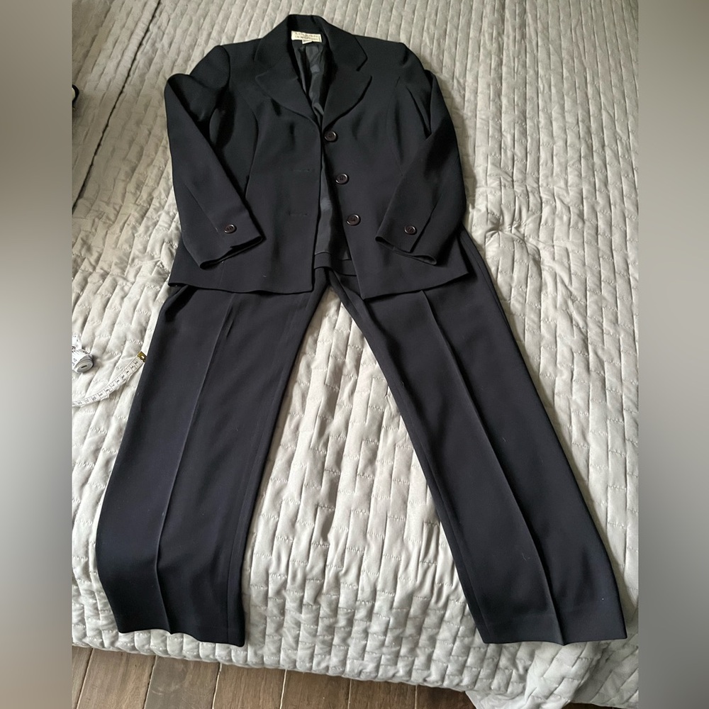 Classic Navy Blue Women’s Suit
